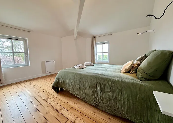 Prázdninový dům Jolie M'home, Le Puy Du Fou, 15 Pers, 7 Ch, 5 Sde, 5 Wc *